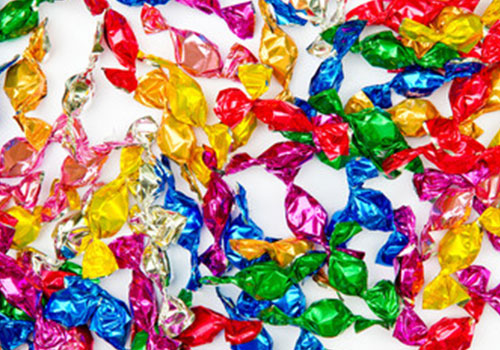 Süßwarenverpackungsindustrie – Erfolg mit Umverpackungsmesser 